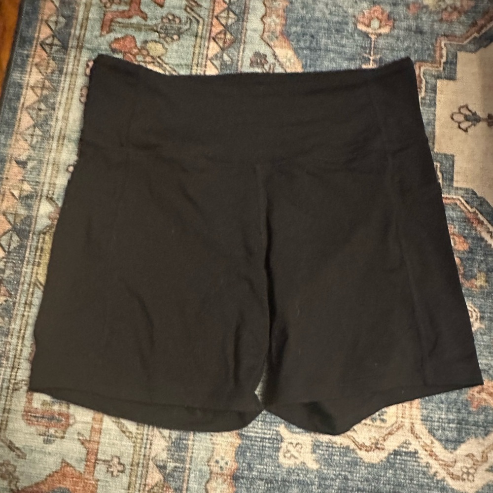 3/$15 🌟
  Seamless Black Biker Shorts High Waist Stretch L